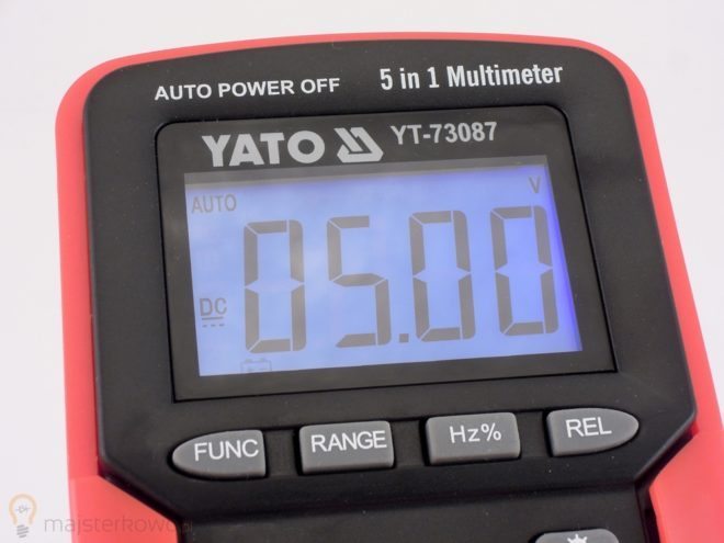 Pomiar napięcia multimetrem YATO YT-73087