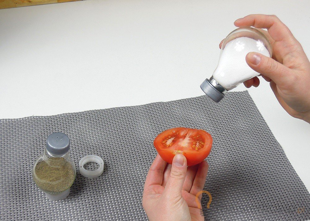 Przyprawy w żarówkach, czyli jak zrobić solniczkę i pieprzniczkę