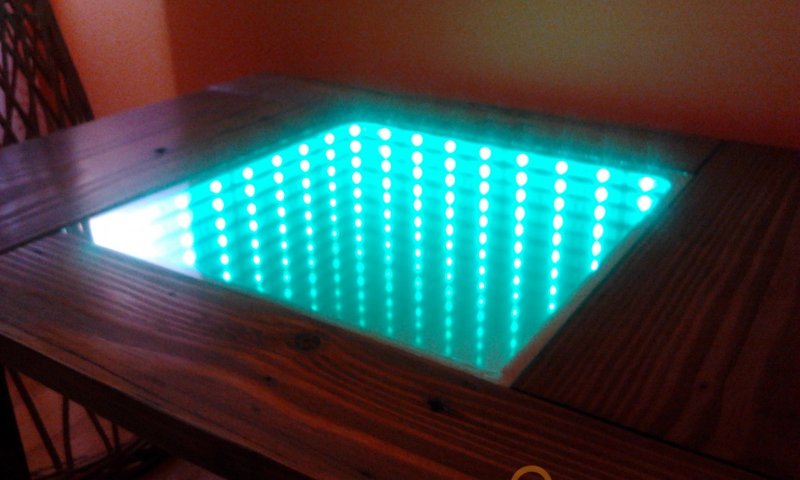 Stolik z efektem INFINITY MIRROR