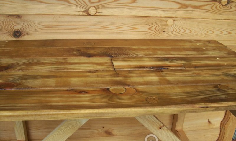 Drewniany stolik na działkę / na taras / do ogrodu