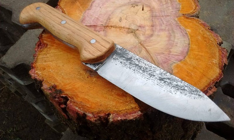 Nóż typu bushcraft handmade