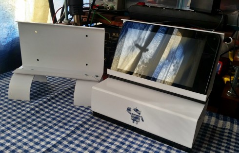 Dwie podstawki pod stary tablet