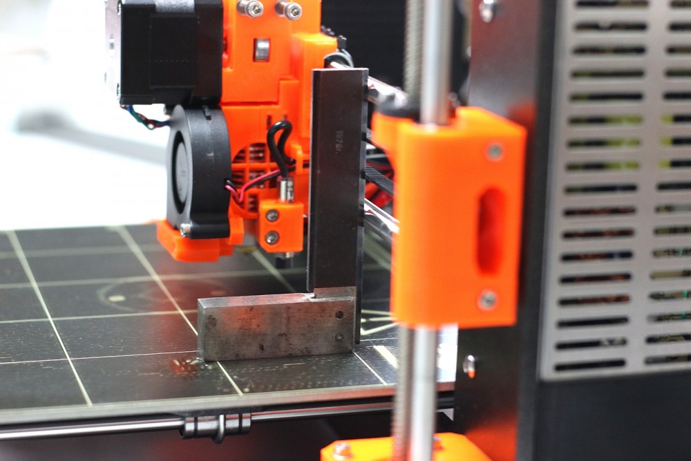 Prusa i3 MK2S - sprawdzanie równoległości kątownikiem