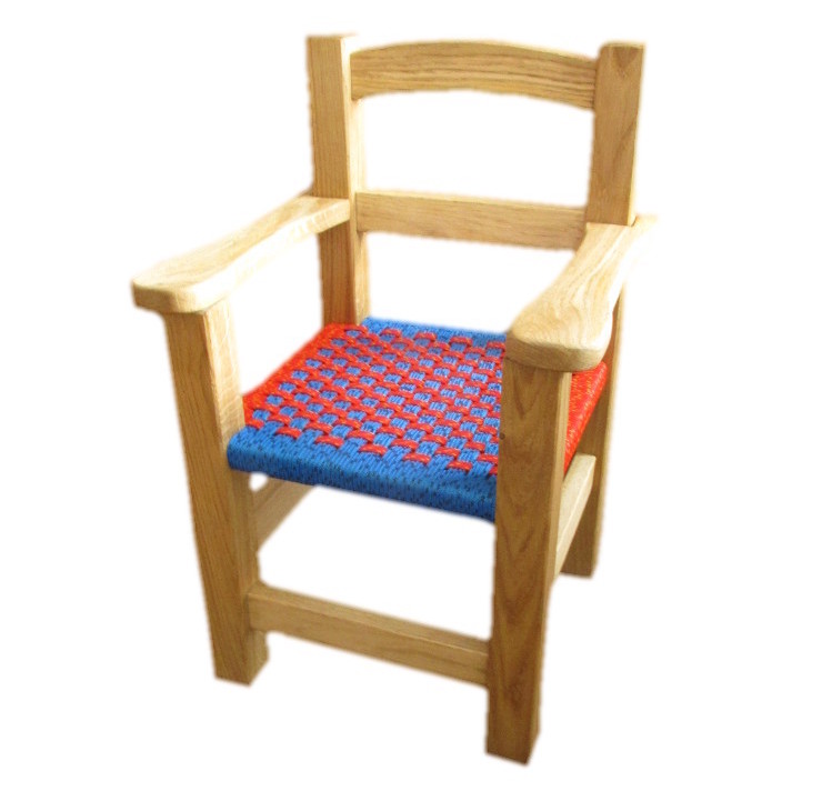 Krzesełko dębowe dla dziecka z zaplatanym siedziskiem