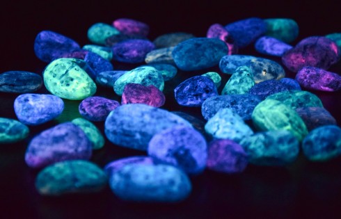 Kamienne, świecące ‘magiczne’ domino dla dzieci