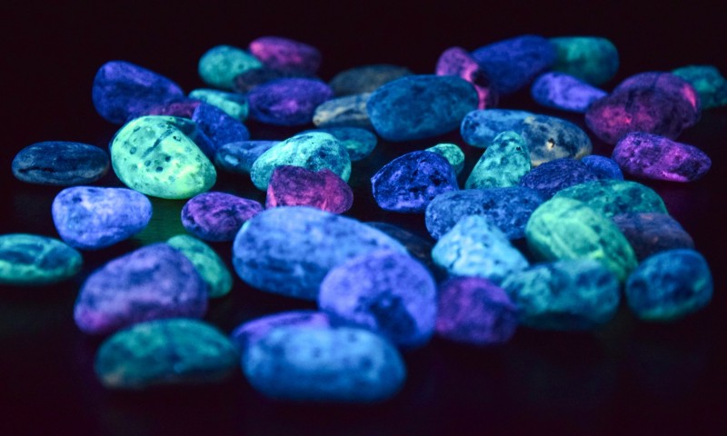 Kamienne, świecące ‘magiczne’ domino dla dzieci