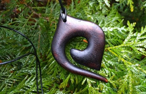 Zawieszka – drewniana biżuteria