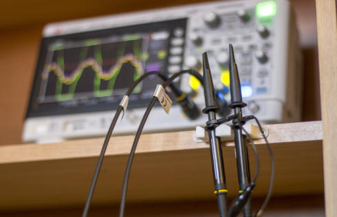 Prosty uchwyt do sond oscyloskopu