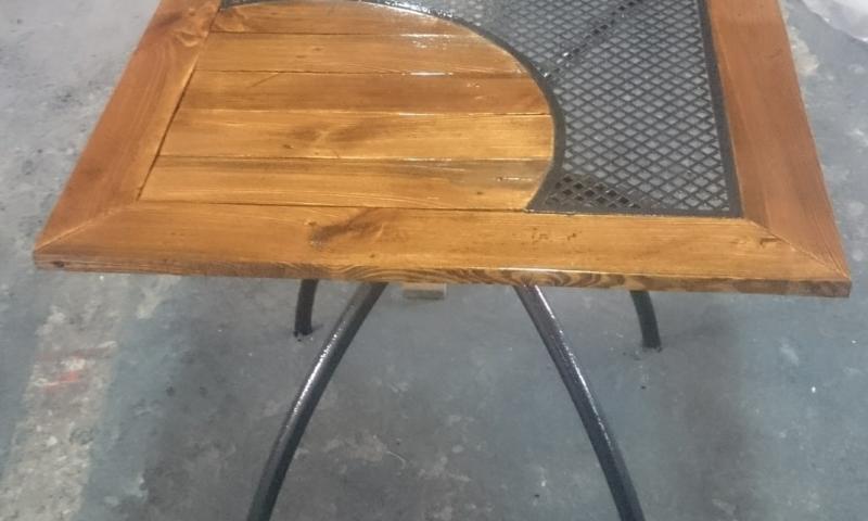 Odbudowa zniszczonego stołu barowego