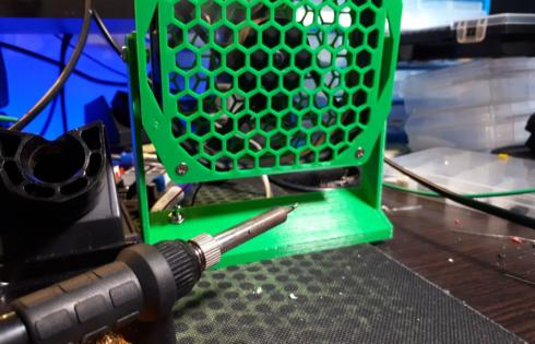 Pochłaniacz dymu z wentylatora 12V