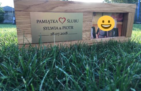 Dębowa ramko- pamiątka ślubna