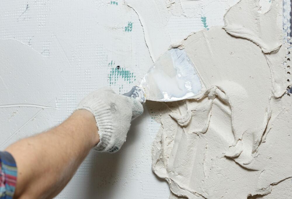 Najpopularniejsze rodzaje i techniki nakładania tynków dekoracyjnych