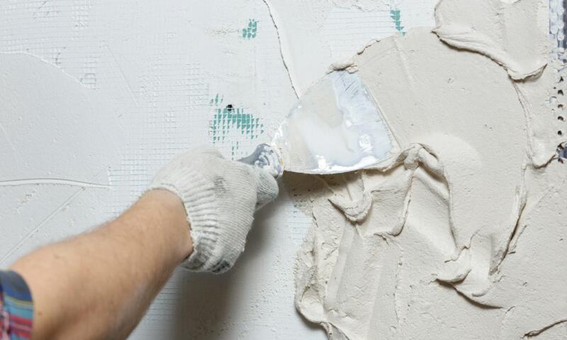 Najpopularniejsze rodzaje i techniki nakładania tynków dekoracyjnych